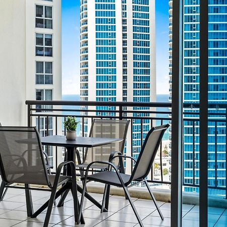Chevron Renaissance - Self Contained & Privately Managed Apartments ゴールドコースト エクステリア 写真