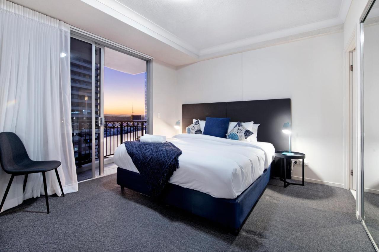 Chevron Renaissance - Self Contained & Privately Managed Apartments ゴールドコースト エクステリア 写真