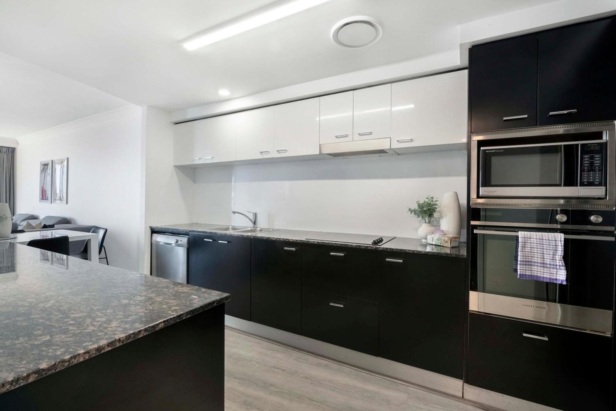 Chevron Renaissance - Self Contained & Privately Managed Apartments ゴールドコースト エクステリア 写真