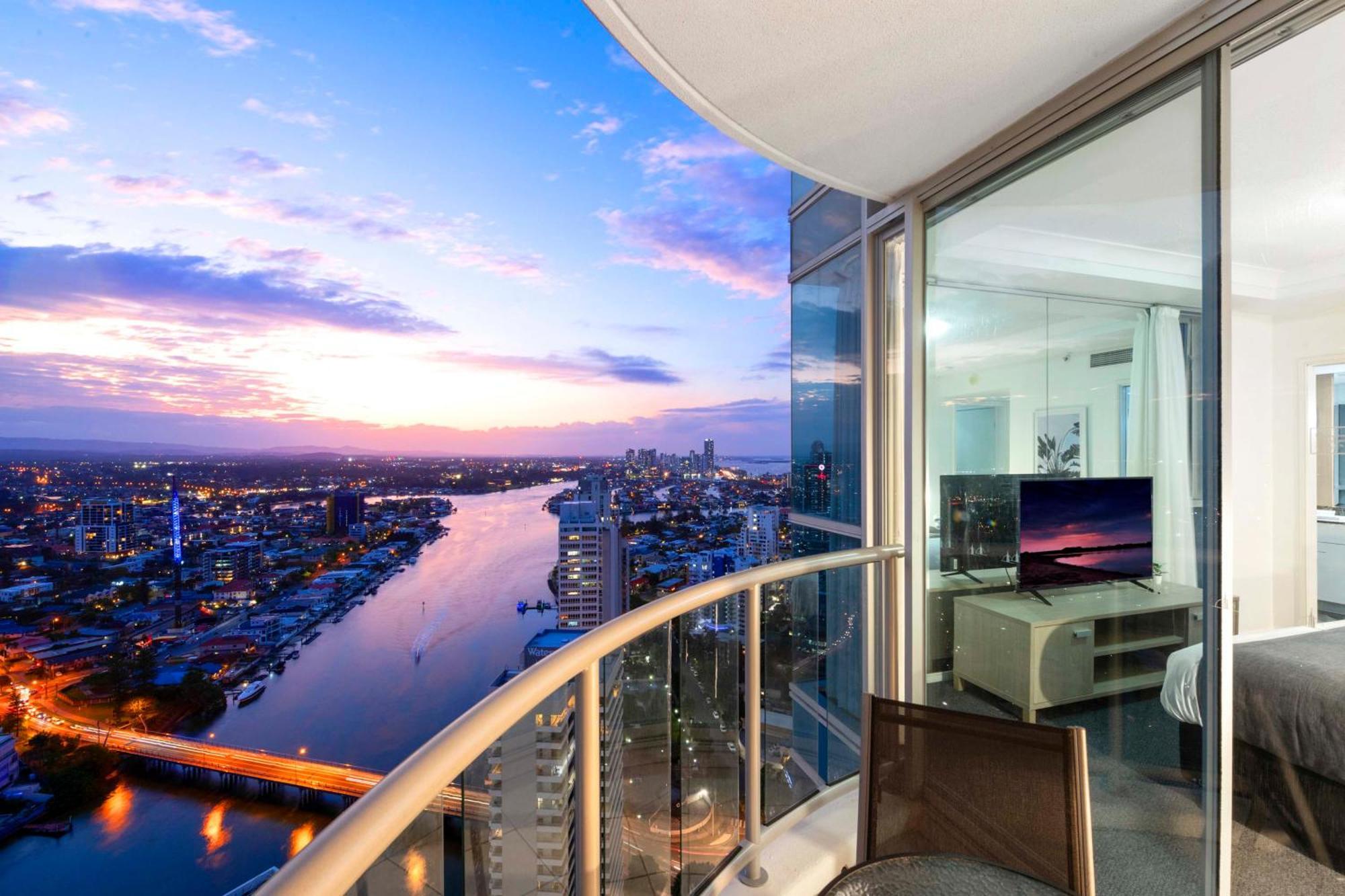 Chevron Renaissance - Self Contained & Privately Managed Apartments ゴールドコースト エクステリア 写真