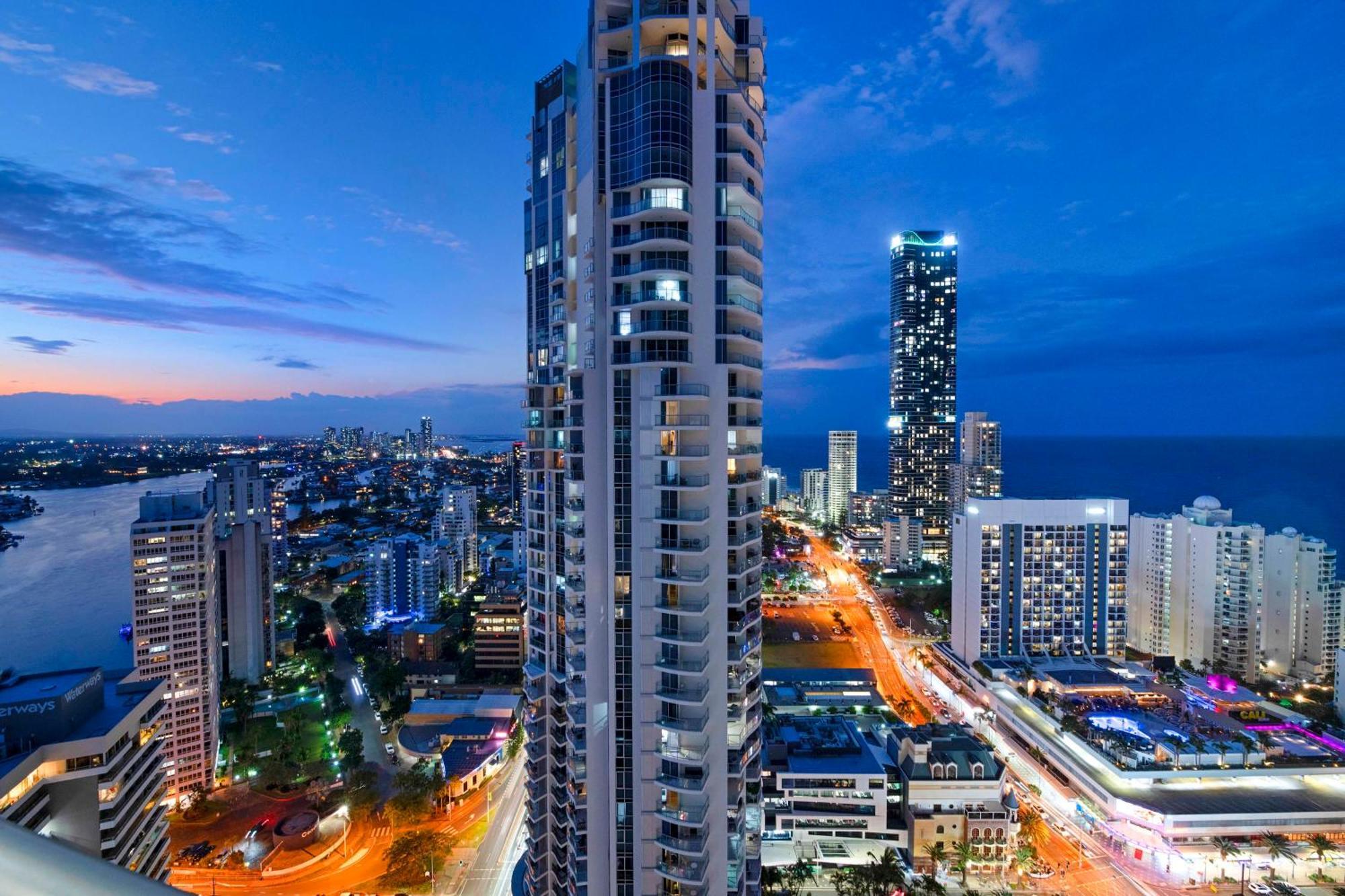 Chevron Renaissance - Self Contained & Privately Managed Apartments ゴールドコースト エクステリア 写真
