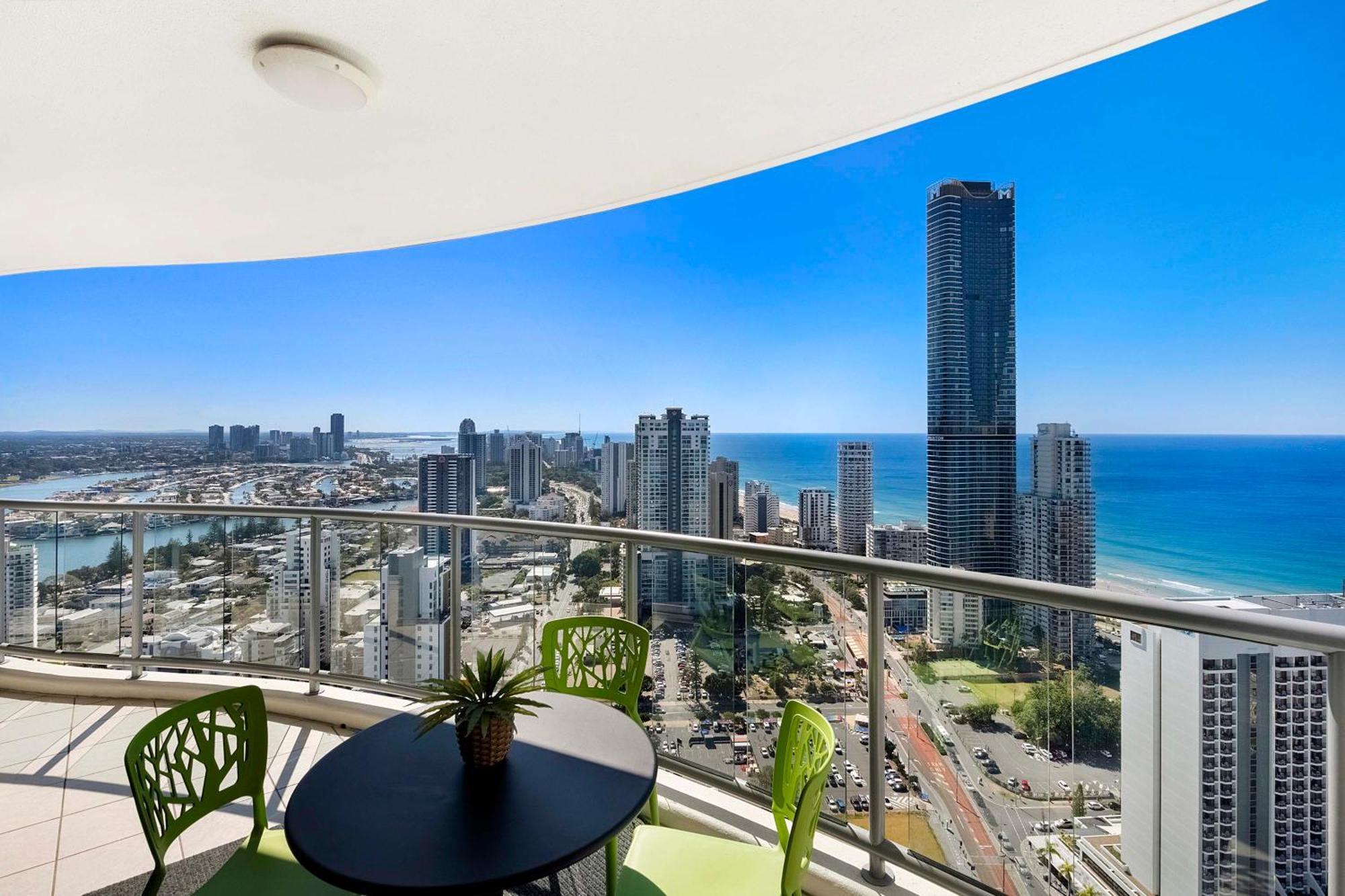 Chevron Renaissance - Self Contained & Privately Managed Apartments ゴールドコースト エクステリア 写真