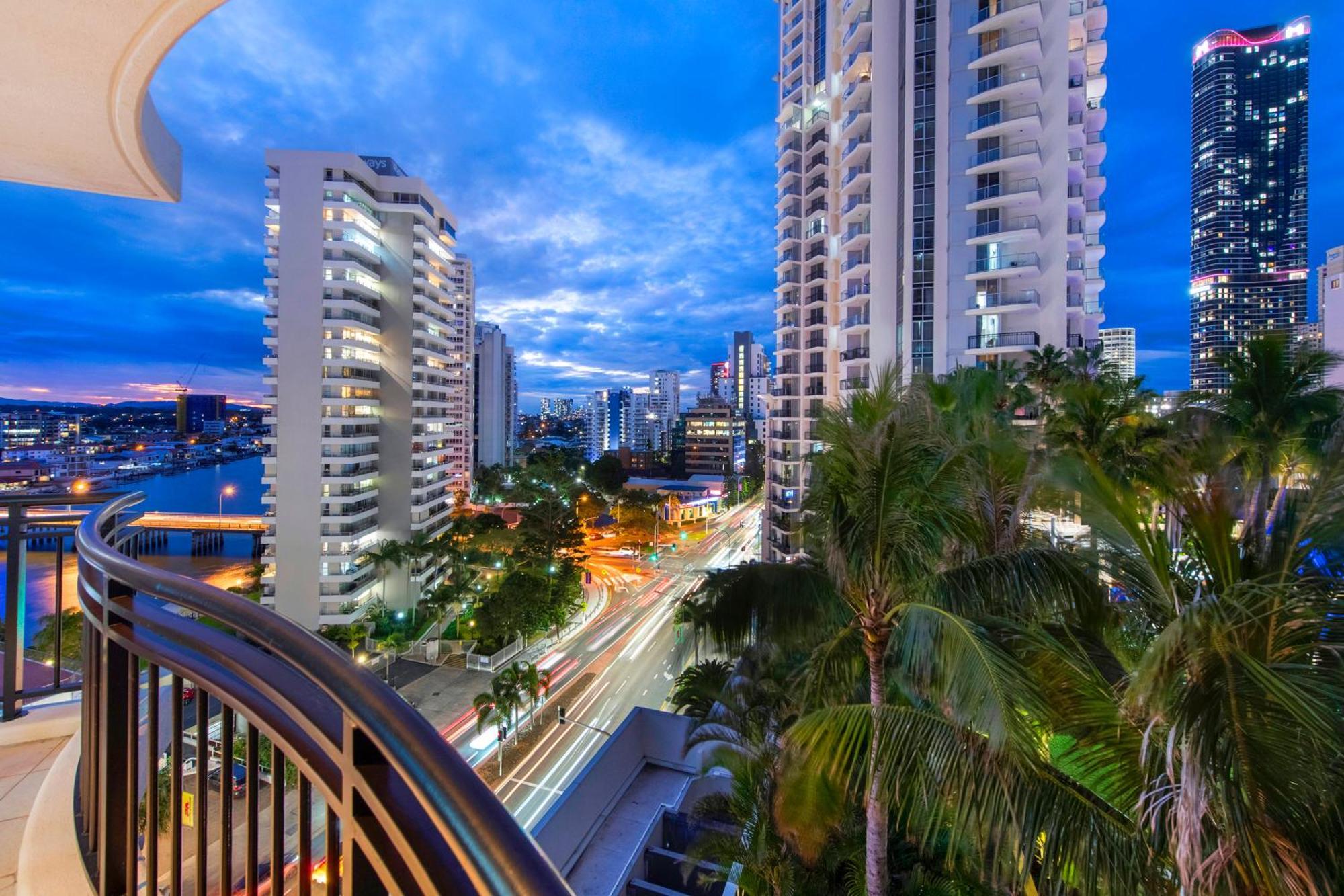 Chevron Renaissance - Self Contained & Privately Managed Apartments ゴールドコースト エクステリア 写真