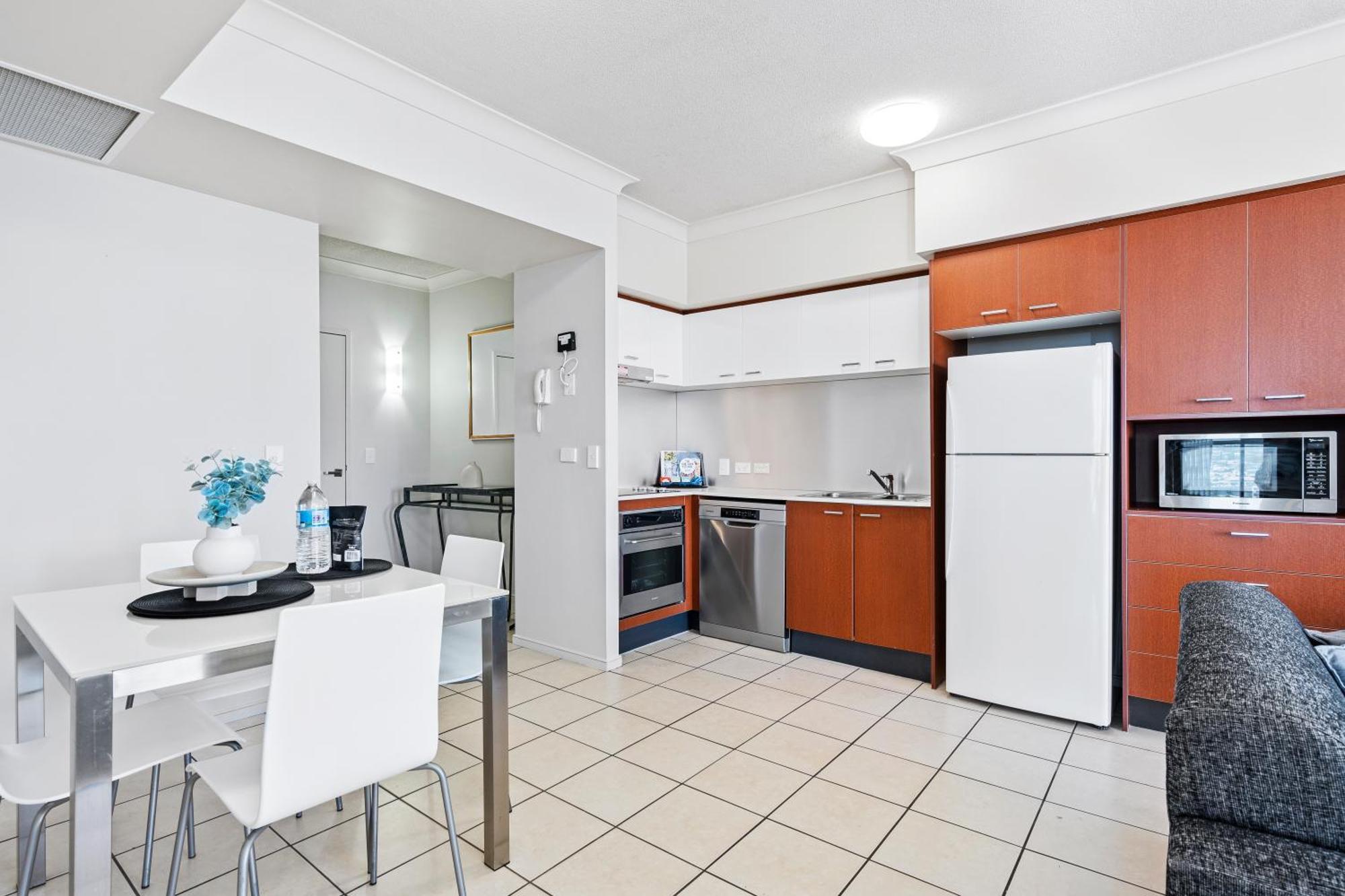 Chevron Renaissance - Self Contained & Privately Managed Apartments ゴールドコースト エクステリア 写真