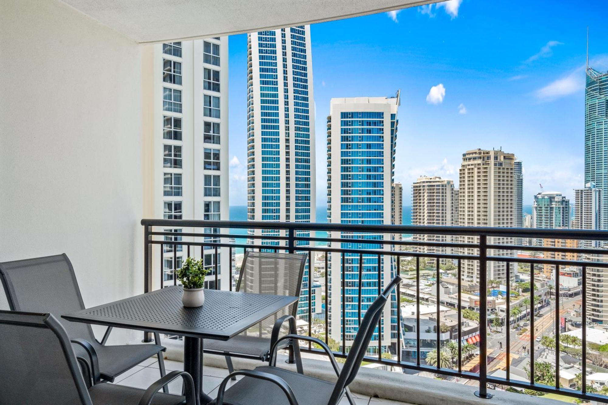 Chevron Renaissance - Self Contained & Privately Managed Apartments ゴールドコースト エクステリア 写真