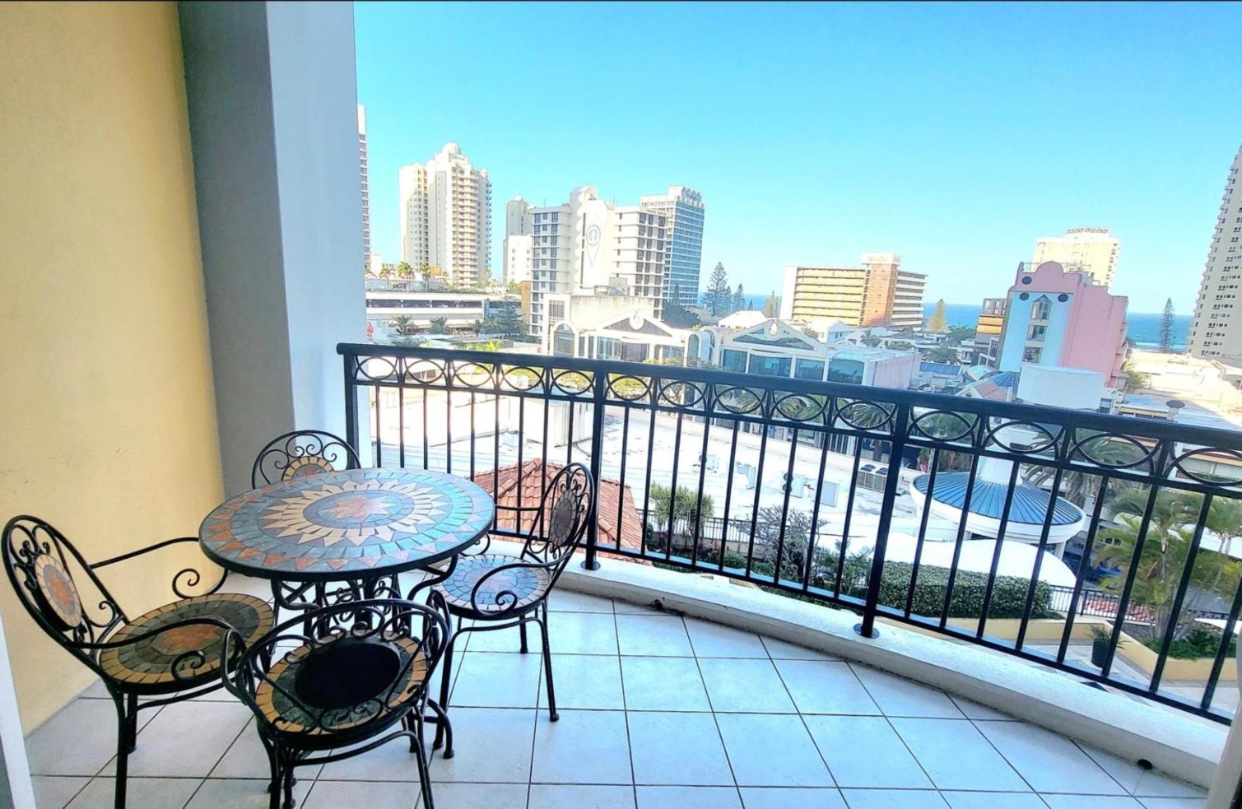 Chevron Renaissance - Self Contained & Privately Managed Apartments ゴールドコースト エクステリア 写真